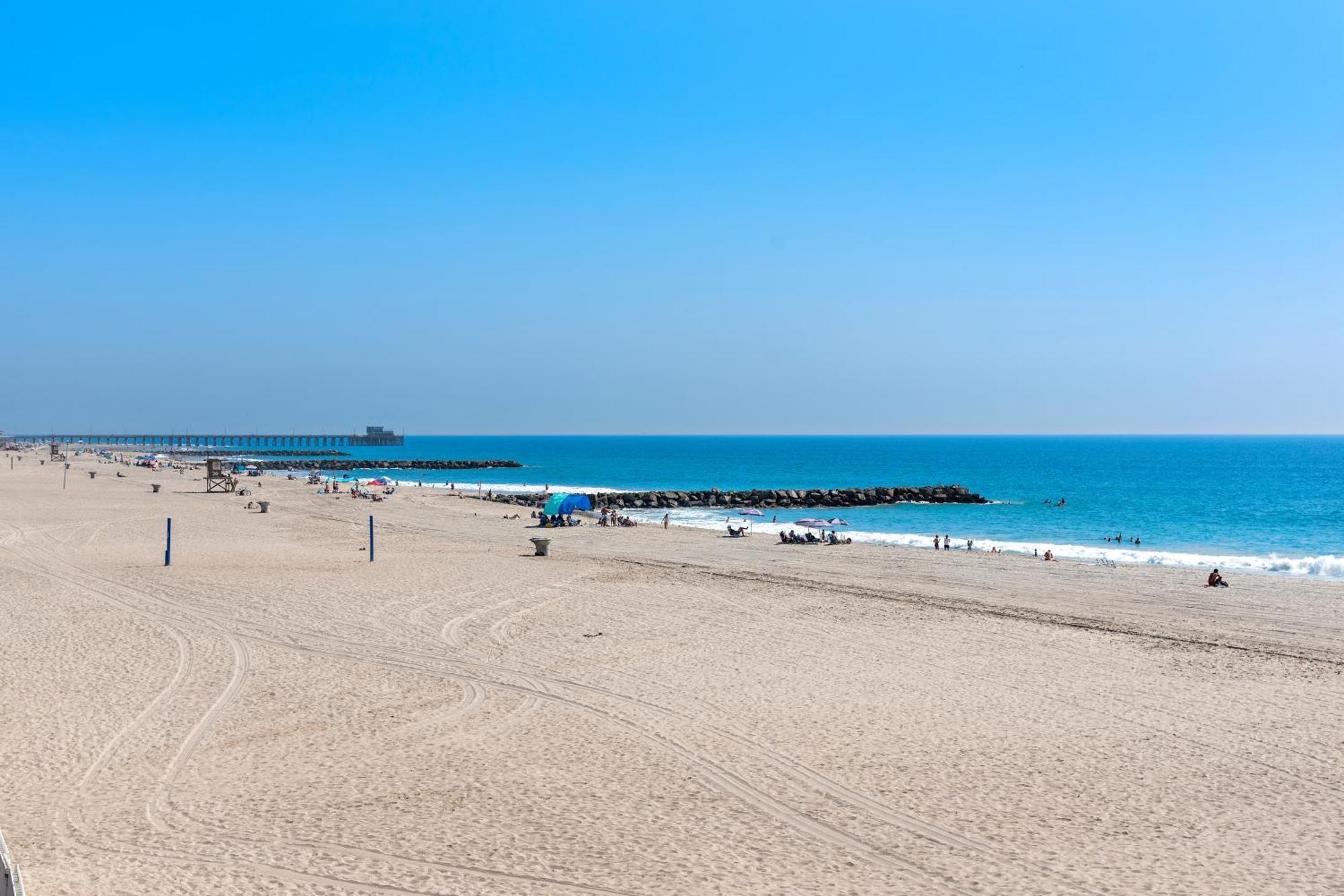 3 Story Oceanfront Home With Jacuzzi In Newport Beach On The Sand! Luaran gambar